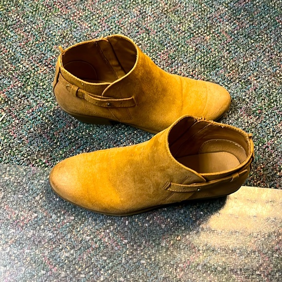Women's Caramel Faux Suede Ankle Slip On Boots - Size 9 - Picture 1 of 7